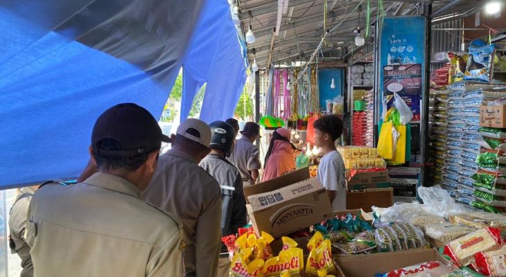 Jaga Estetika, Satpol PP Kota Ternate Tertibkan Pedagang yang Berjualan di Trotoar