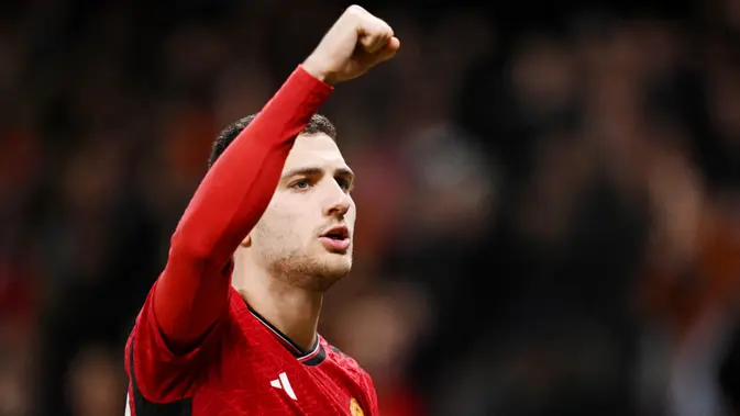 MU Takut-Takut Senang? Dalot Ungkap Transfer Mengejutkan!