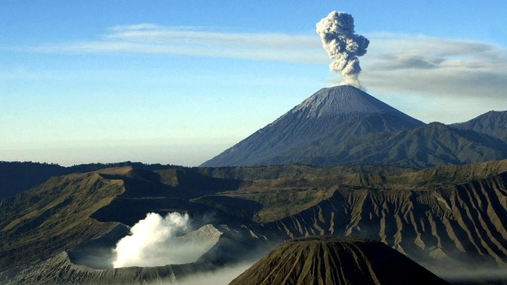 Paralayang di Bromo Ilegal TNBTS Buru Pelaku