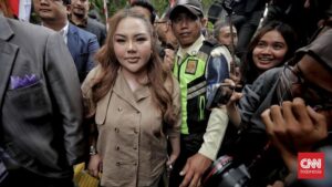 Lisa Mariana Hadapi 44 Pertanyaan Kasus RK