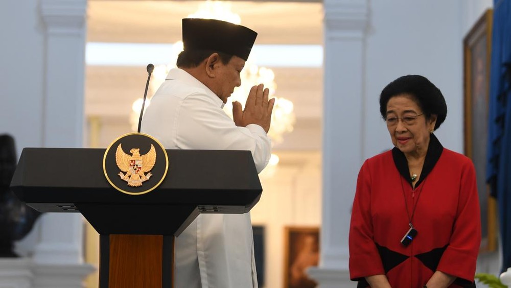 Megawati Kirim Anggrek Merah Putih ke Prabowo