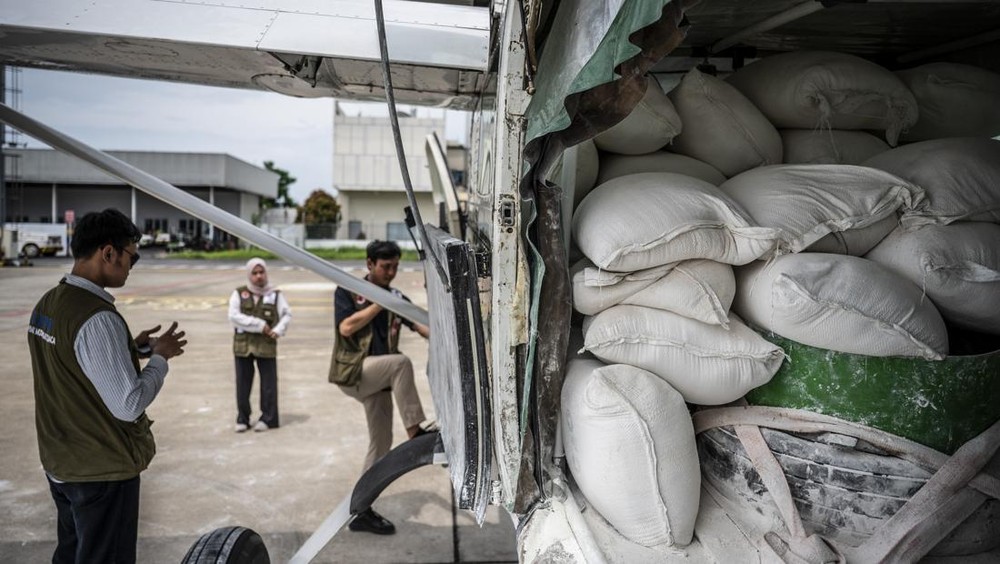 Semarang Hadapi Banjir, Tabur Garam Jadi Andalan