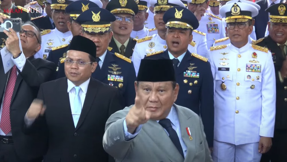 Prabowo Bersemangat Nyanyi Lagu Nasional