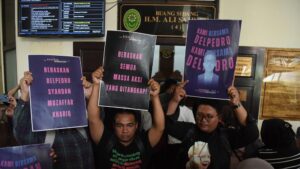 Adu Kuat Argumen Soal Penangkapan Khariq Anhar