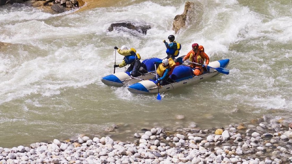 Dua Mahasiswa Hilang Saat Arung Jeram di Indramayu