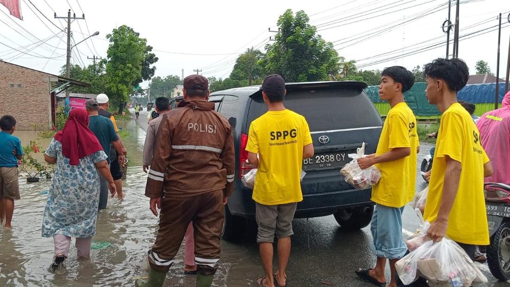 Polri Alihkan Dapur Gizi Bantu Korban Banjir Sumut