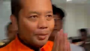 Kasi Datun HSU Diborgol Rompi Oranye KPK