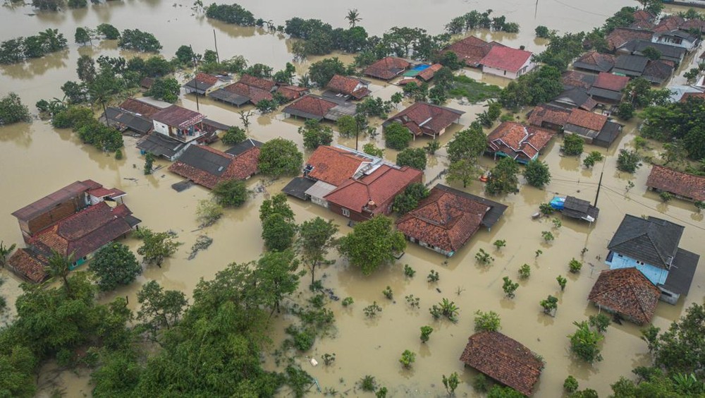 Banjir Karawang Meluas Warga Bantaran Sungai Diimbau Mengungsi