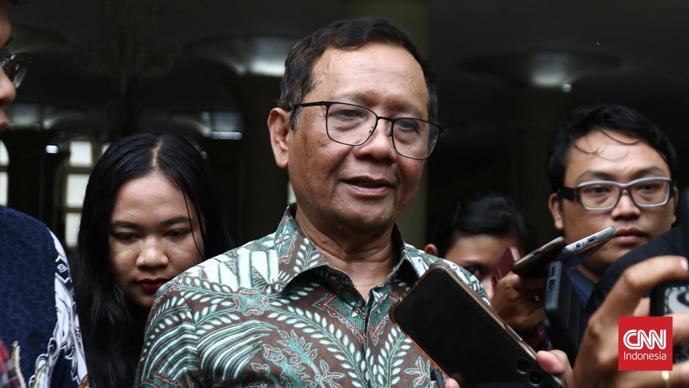 Mahfud: Pandji Pragiwaksono Tak Bisa Dihukum Soal Gibran