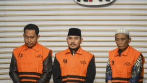 KPK Periksa Ibunda Bupati Bekasi Nonaktif Kasus Ijon