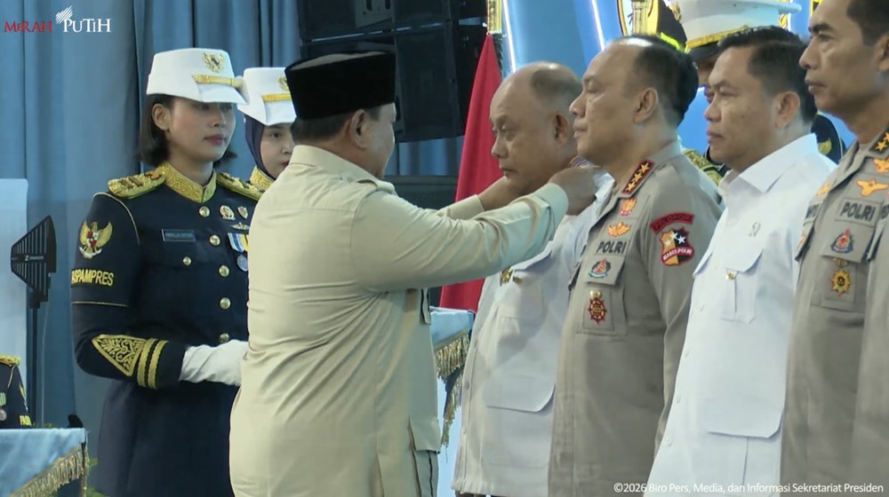 Prabowo Anugerahi Bintang Jasa Pejabat dan Tokoh