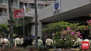 Karyawan Hotel Sultan Aman Bersama Manajemen Baru