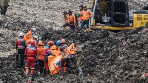 Longsor Maut Bantargebang Menteri LH Ancam Pidana