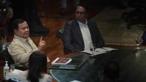 Prabowo Sentil Mobil Dinas Gubernur Rp8 Miliar