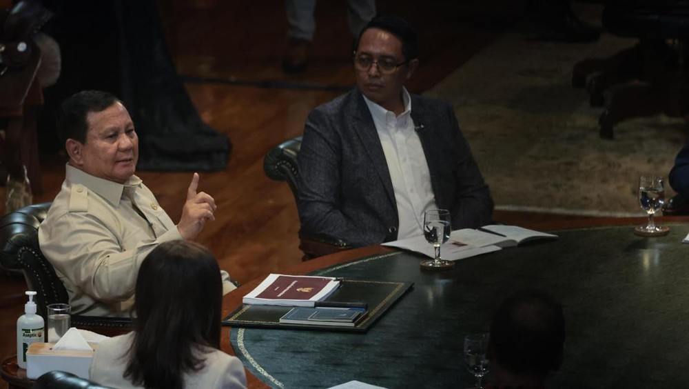 Prabowo Sentil Mobil Dinas Gubernur Rp8 Miliar