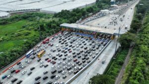 Tol Cikampek Padat Merayap Puncak Arus Balik