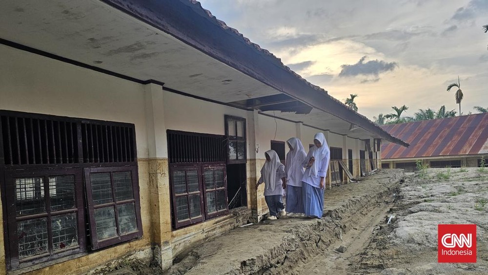 Pidie Jaya Sekolah Bangkit dari Lumpur Siswa Darurat