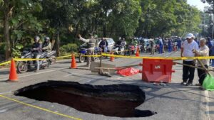 Jalan Lenteng Agung Ambles Kronologi Macet Parah