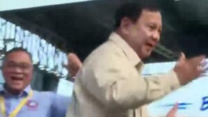 Presiden Prabowo Goyang Topi Meriahkan May Day