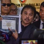 Roy Suryo Diciduk Pengacara Protes Keras Cara Penangkapan