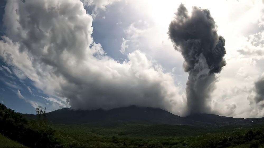 Lewotobi Laki-laki Erupsi Dahsyat Warga Diminta Waspada