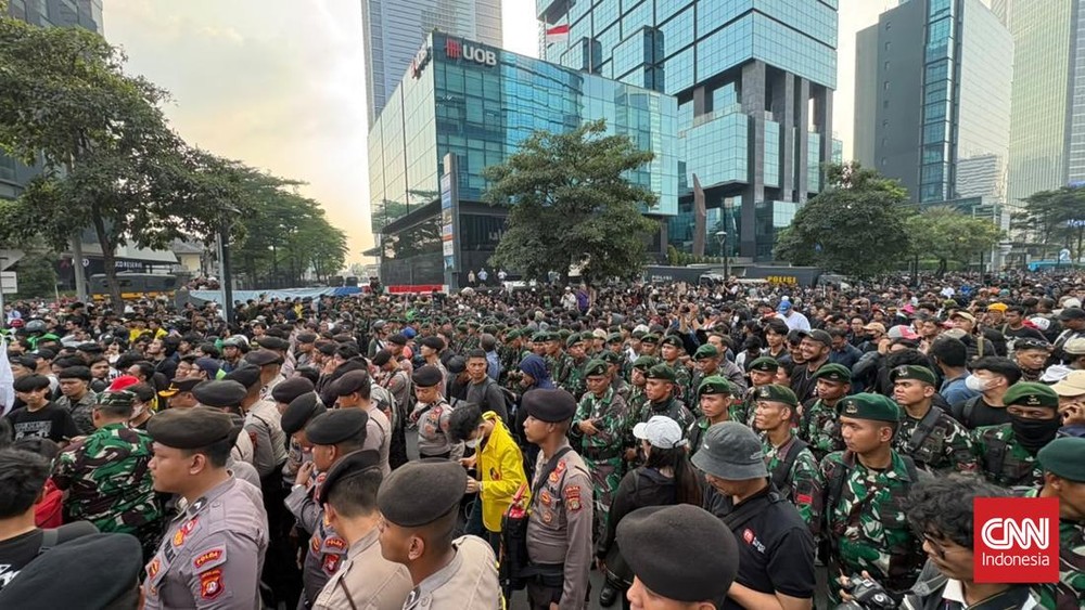 Kontroversi Pengerahan TNI Komcad Kawal Demo