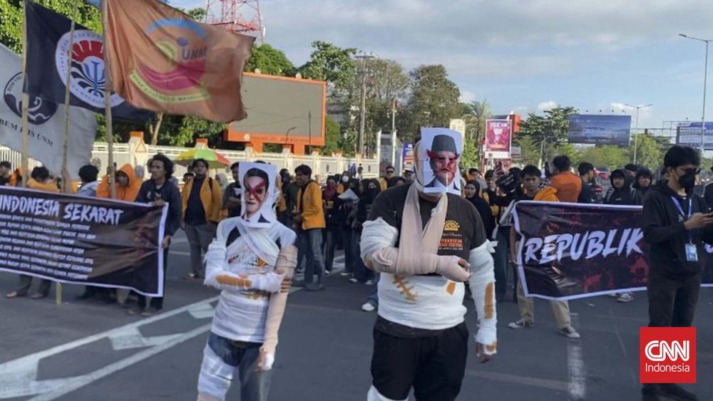 Mahasiswa UNM Gelar Aksi Republik Sekarat di Makassar