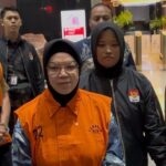 Bupati Sukoharjo Etik Suryani Ditahan KPK
